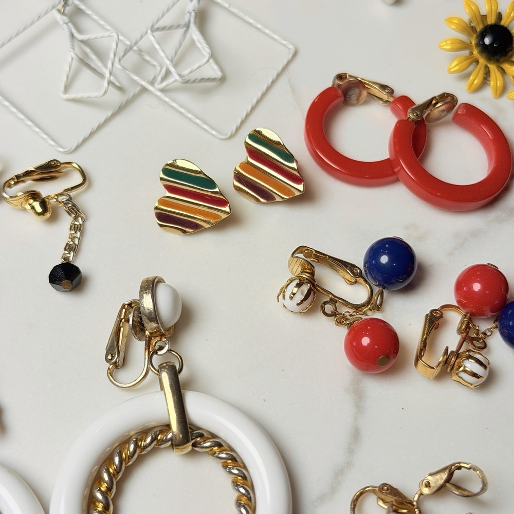 31 Pairs Vintage Clip On Earring Retro Colorful 60s 70s 80s Granny Whimsical - Picture 5 of 16